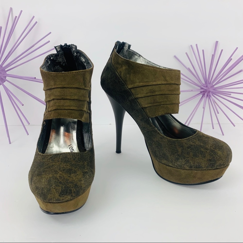 Tentations / Platform Green Black Suede Heel